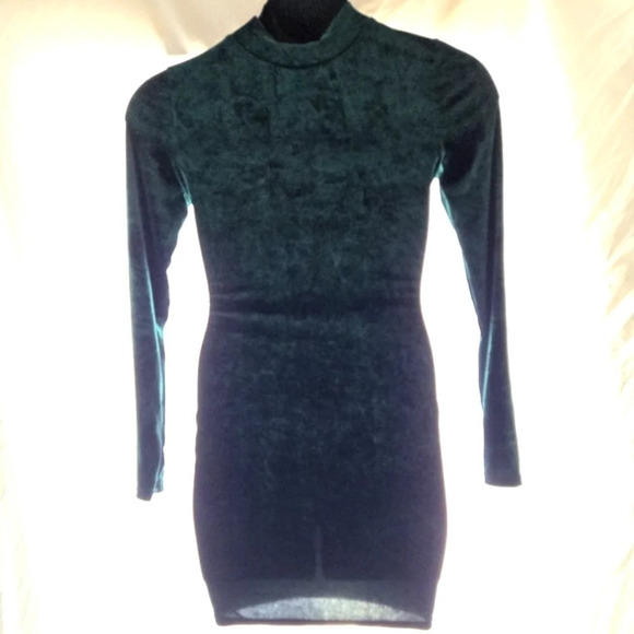 Hunter Green Velvet Long Sleeve Dress - Picture 6 of 8